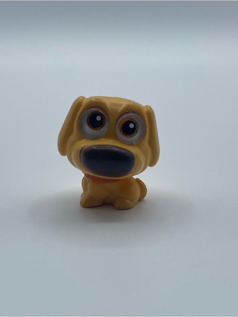 Disney Doorables Series 7 Dug Doug mini Figure yellow dog eyes UP